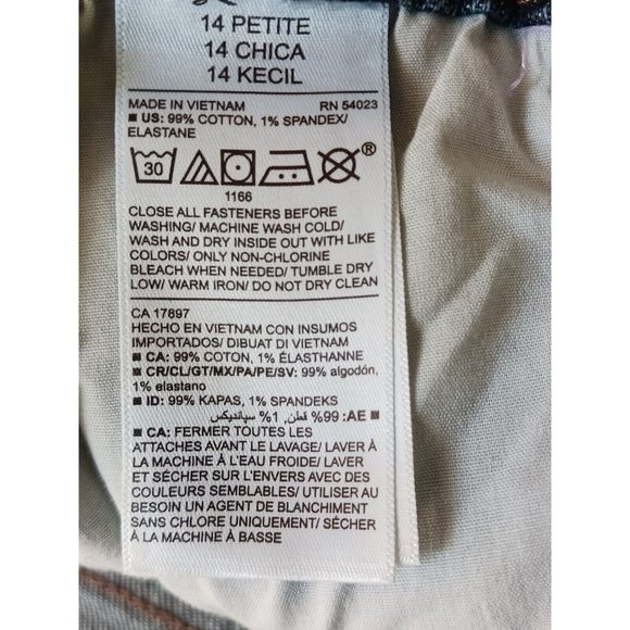 OLD NAVY NWT 14P Dark Wash Mid Rise Cropped Boyfriend Jeans Raw Hem 22" inseam - Picture 4 of 7